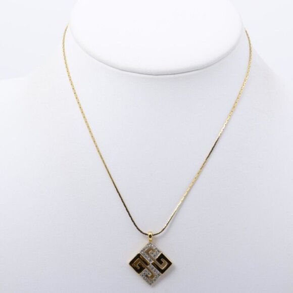 ✨ Vintage Givenchy Gold Logo & Rhinestone Square Pendant Necklace 16" ✨ - Picture 3 of 5